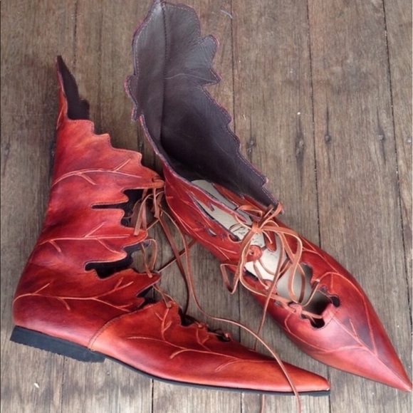 Red Elven Leaf Boots - Picture 8 of 8